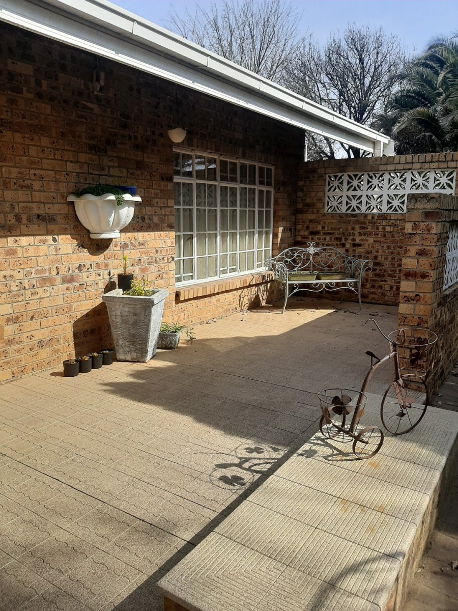 3 Bedroom Property for Sale in Uitsig Free State